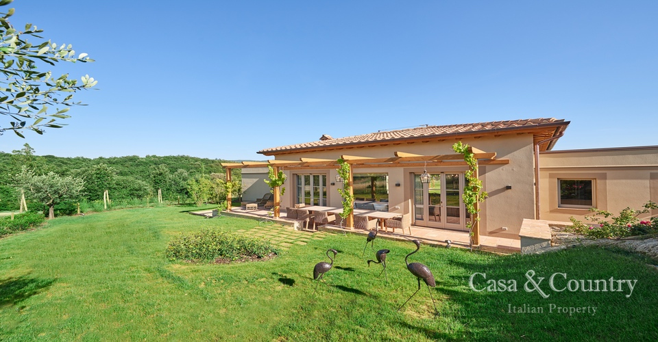 Farmhouse for sale in Italy